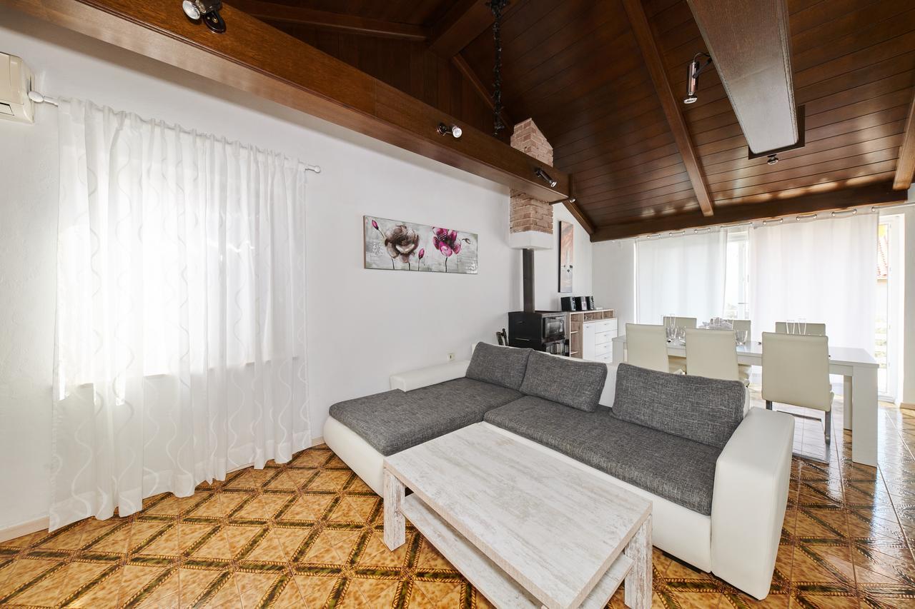 Apartments Gvarda 우마그 외부 사진