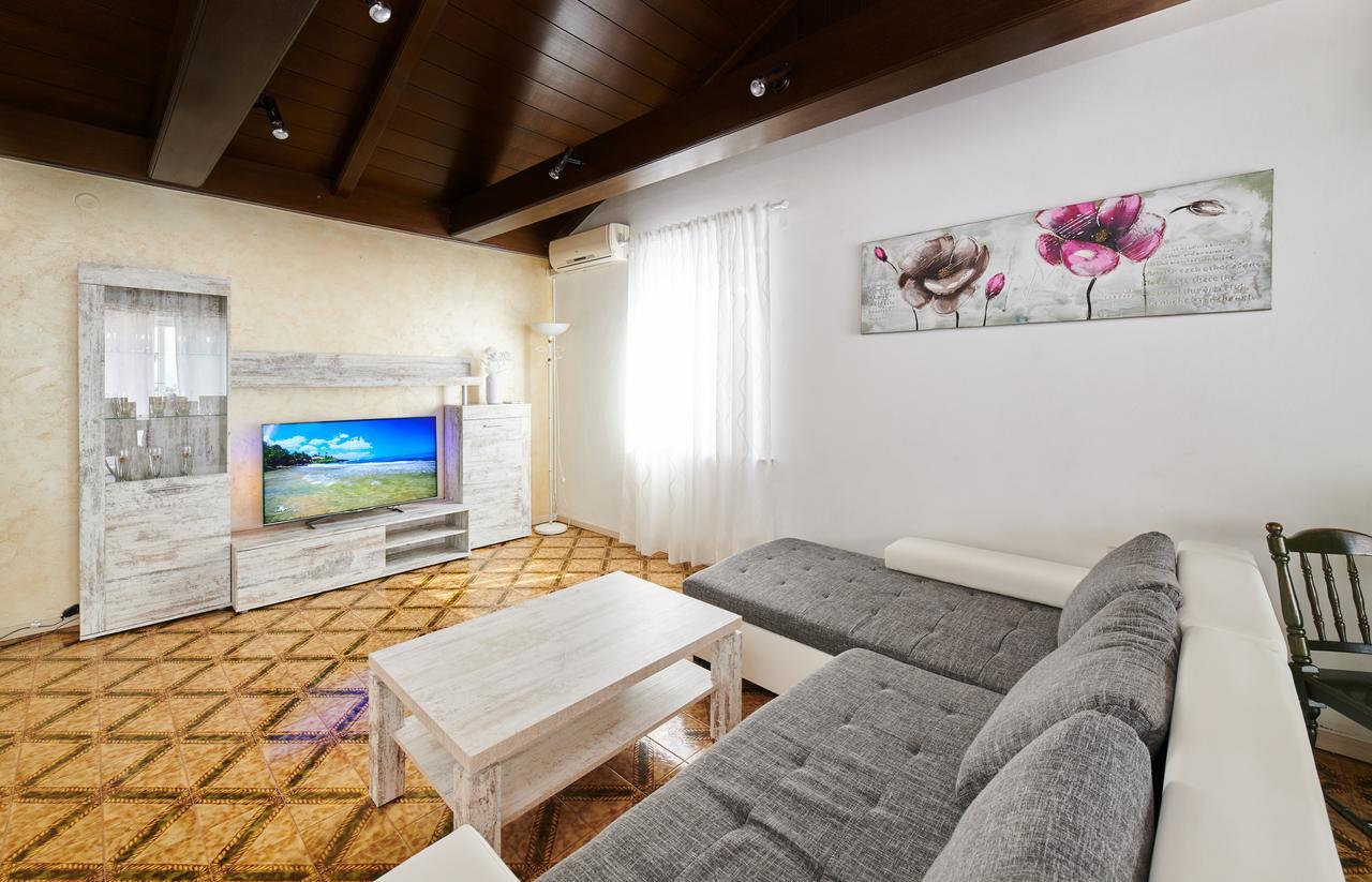Apartments Gvarda 우마그 외부 사진