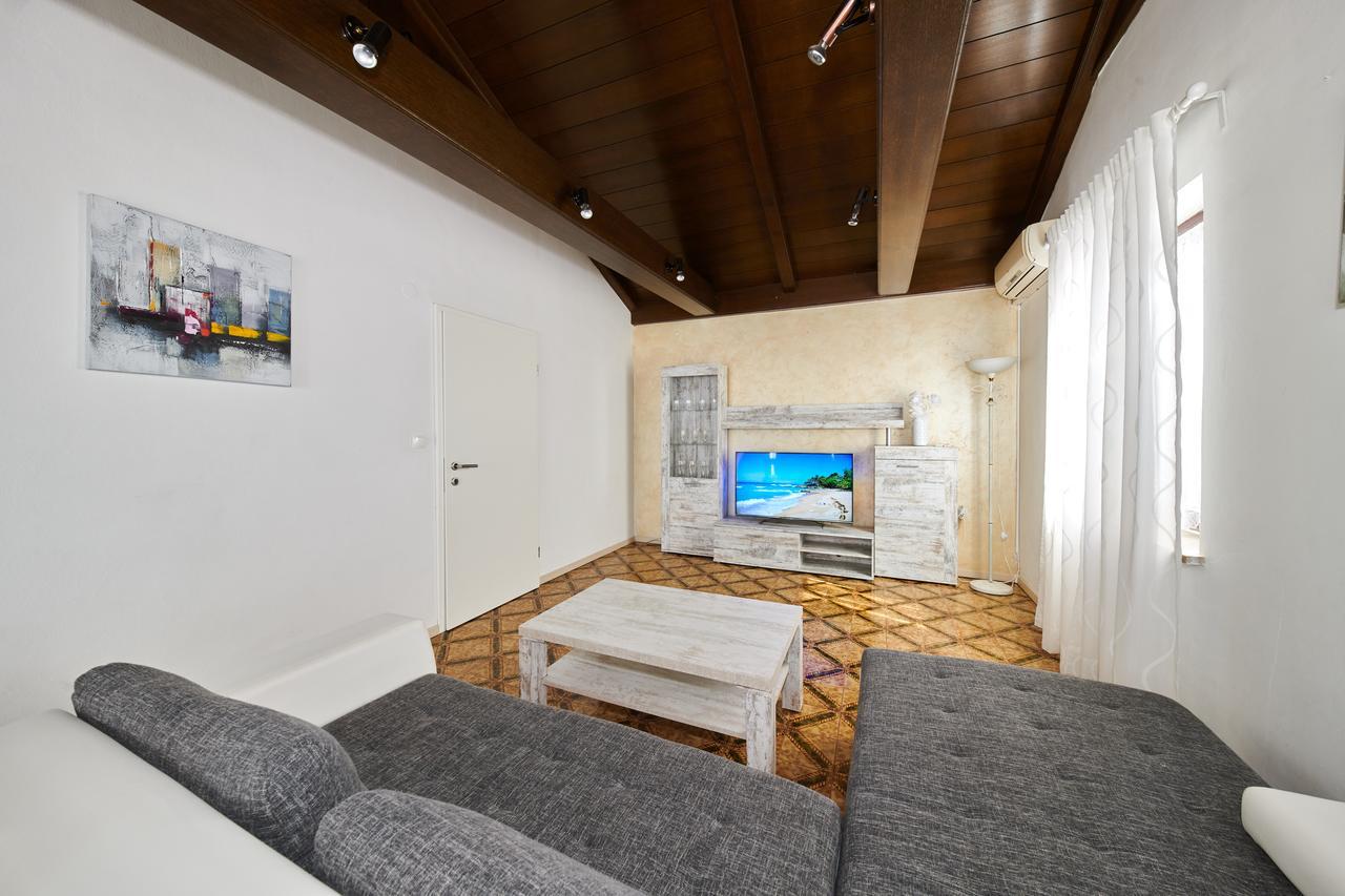 Apartments Gvarda 우마그 외부 사진